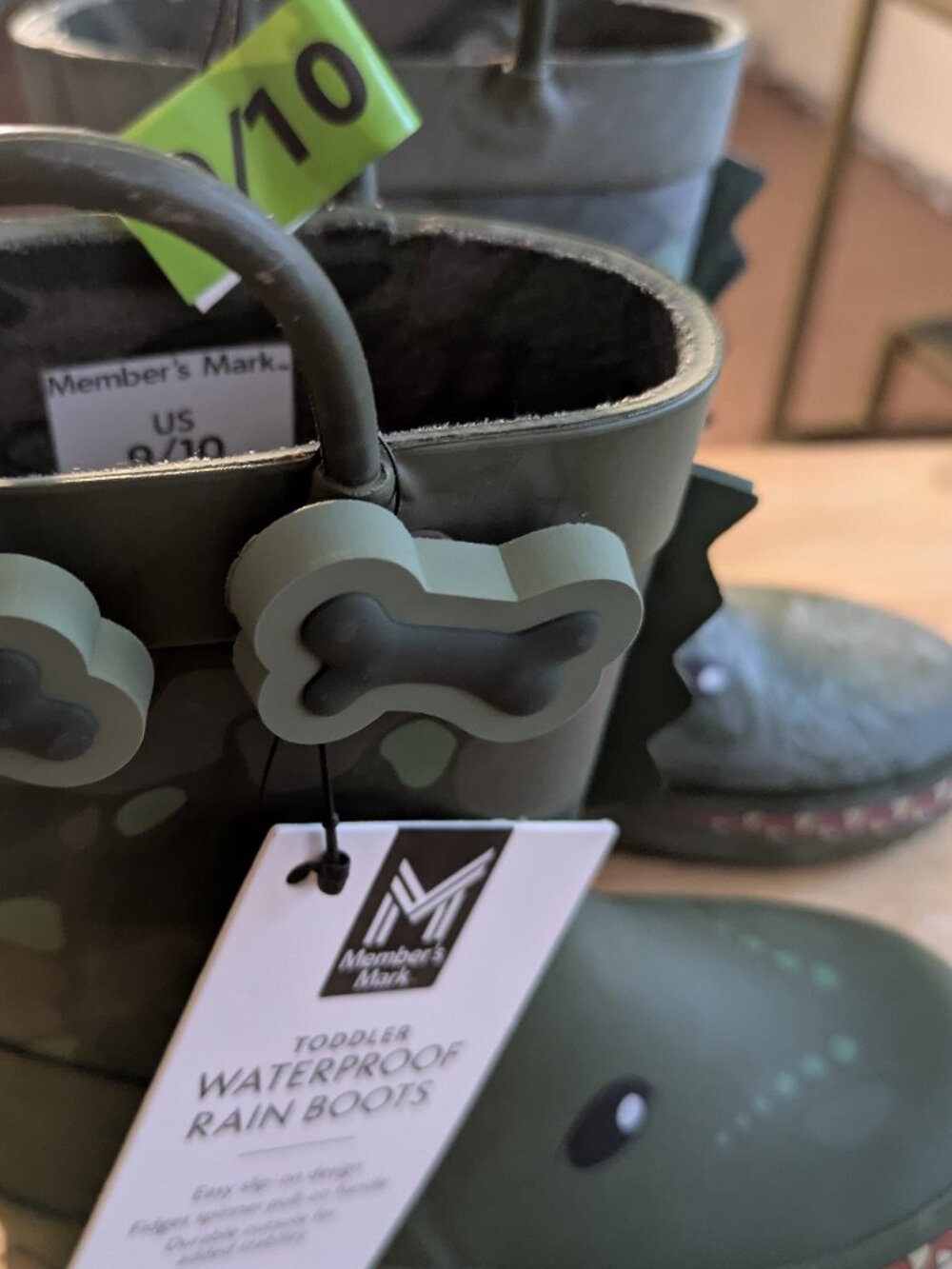 MEMBER'S MARK BOYS DINOSAUR TODDLER'S SIZE 9/10 CAMOUFLAGE PRINT RAIN BOOT